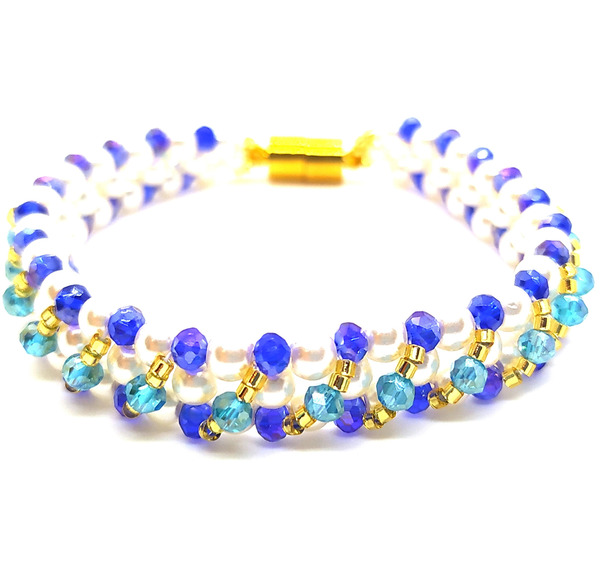 Bracelet perles en verre nacrées blanche et perles cristal vertes 16 cm, fermoir aimanté.