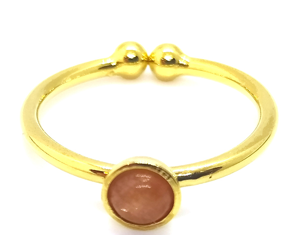 Bague à anneau réglable sertie d'une pierre naturelle Sun stone.